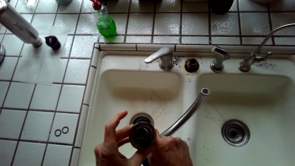 How to Replace a Cartridge in a Kitchen Faucet: Easy Step-by-Step Guide
