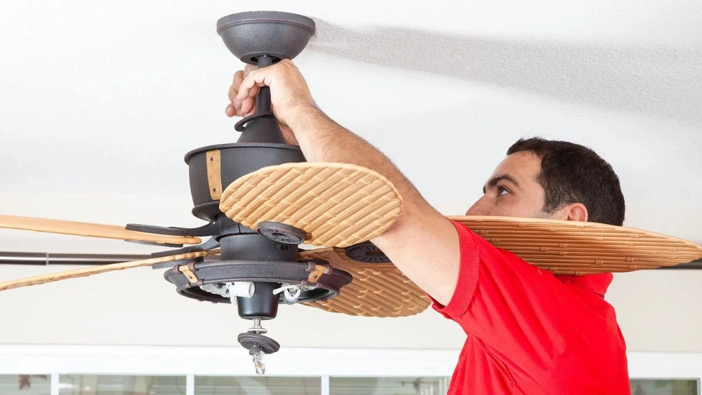 How to Fix a Clicking Ceiling Fan: Easy Steps to Silence It Fast