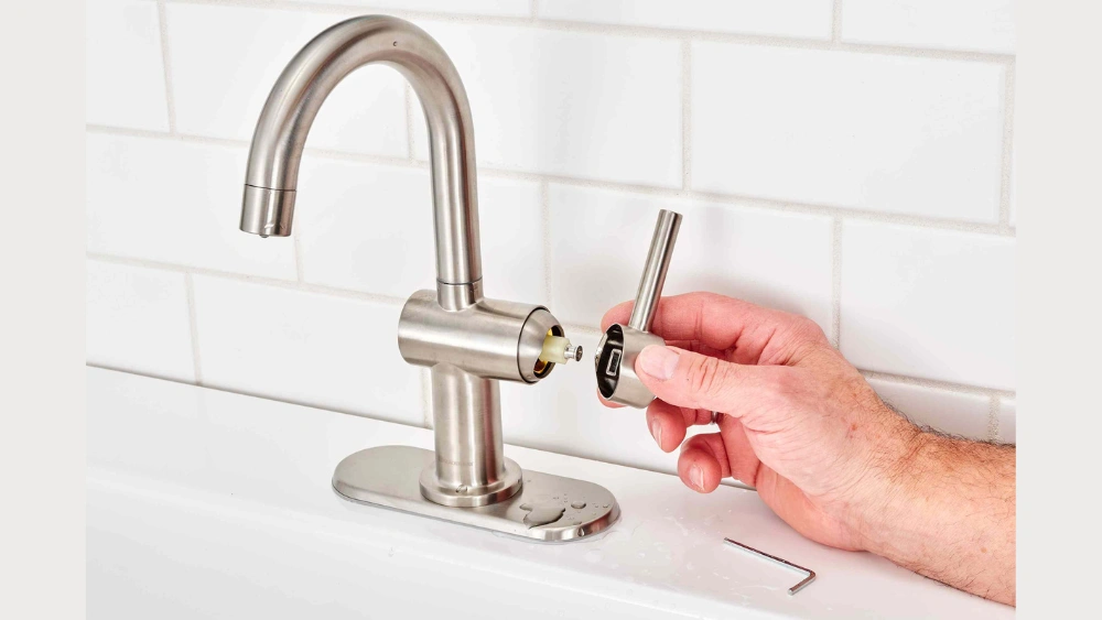 How to Remove a Single Handle Moen Kitchen Faucet: Easy Step-by-Step Guide